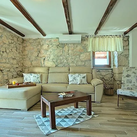 Charming Villa With Swimming Pool In Plomin Plomin