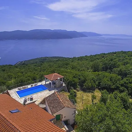 Charming Villa With Swimming Pool In Plomin Villa