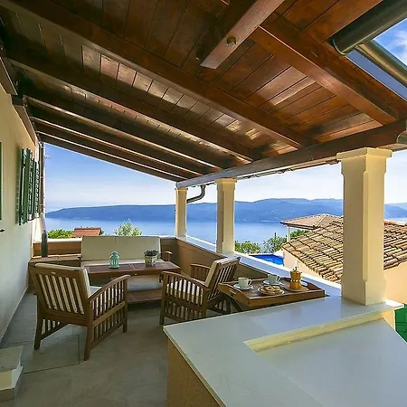 Charming Villa With Swimming Pool In Plomin Villa